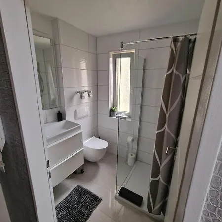 Unique Messe - Airport *