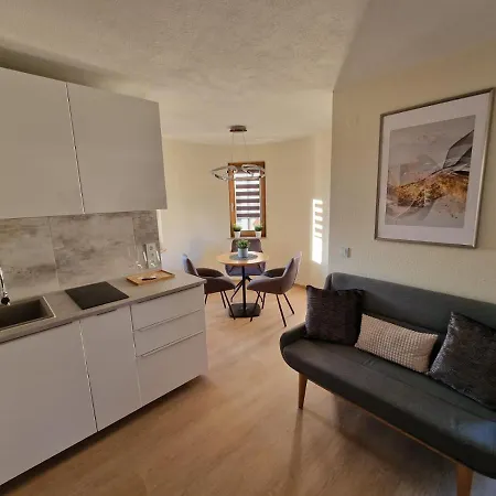 Unique Messe - Airport Apartmán *